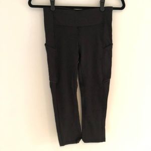 Lululemon Black Cropped Yoga Pants with Pockets